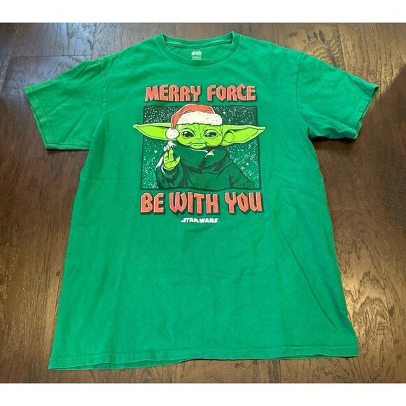 STAR WARS The Mandalorian BABY YODA CHRISTMAS T-Shirt - Picture 1 of 2